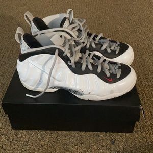 Men’s size 10.5 Nike Foam Posites